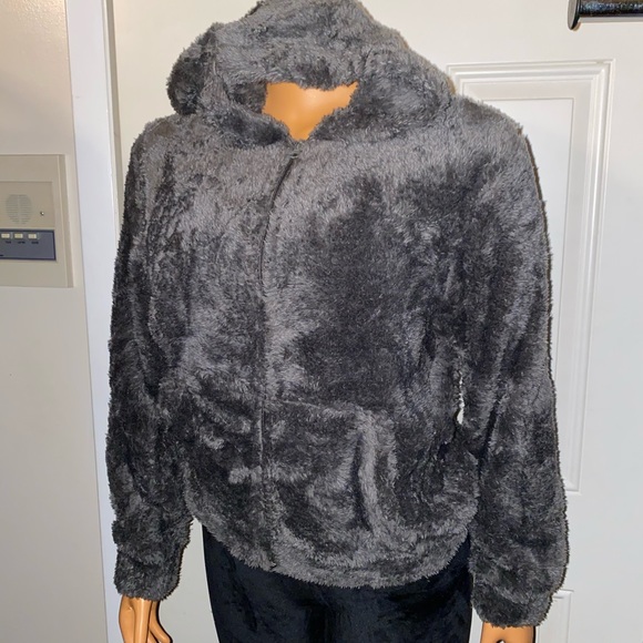 Gray Sweater - Picture 1 of 3